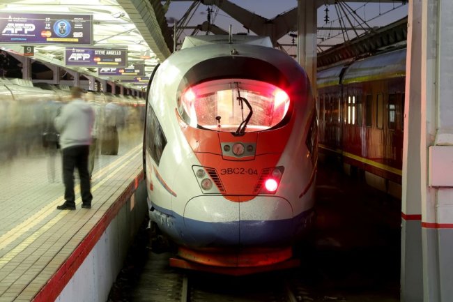 Между Москвой и Петербургом на праздники пустили дополнительные поезда