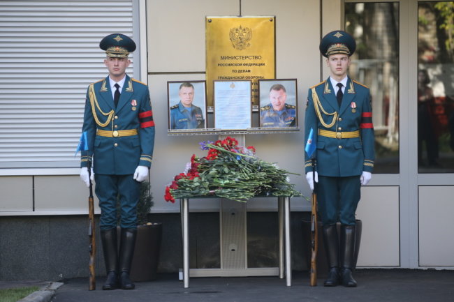 В Москве и Петербурге простились с главой МЧС Евгением Зиничевым