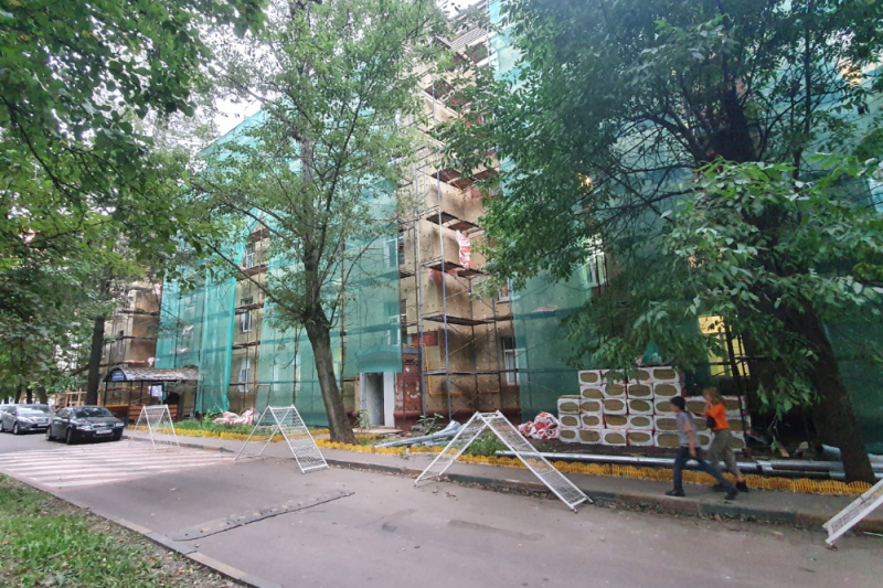 Дом в Москве могут лишить советского декора на фасаде