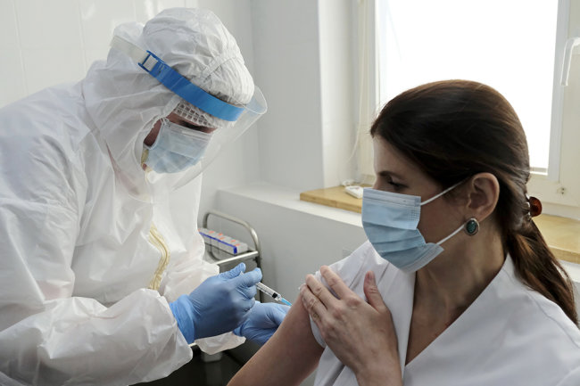 Ревакцинацию от COVID-19 на Кубани прошли 142 тысячи человек
