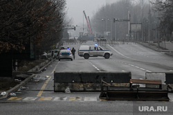 В разгромленном Алматы начали воевать по ночам