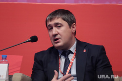 Махонин отдаст беженцам из Донбасса свою дневную зарплату