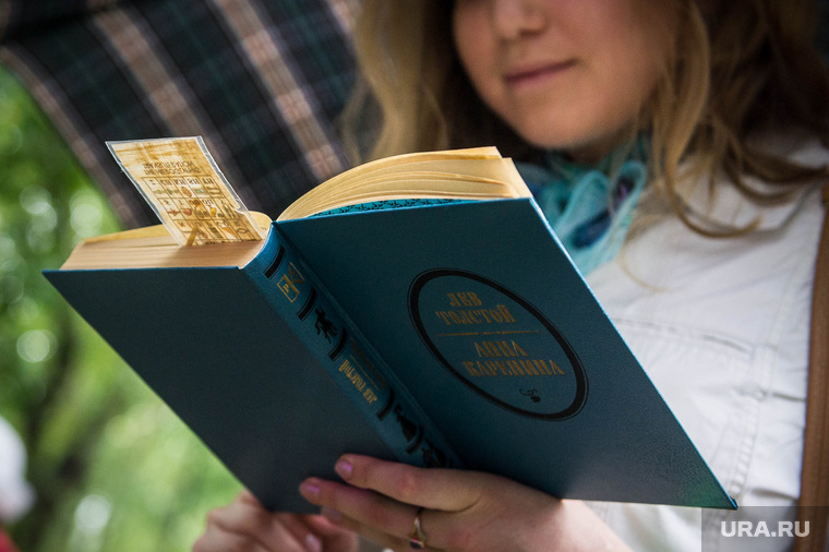 5 книжных новинок, которые стоит прочитать этим летом