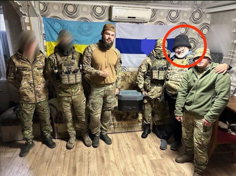 Бывший культурный идеолог Перми Гельман* сделал фото с террористами на Украине