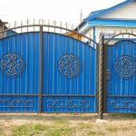 Кованые ворота и калитки для частного дома: как подобрать ворота для своего дома?